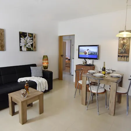With Wifi - 22377 Umag